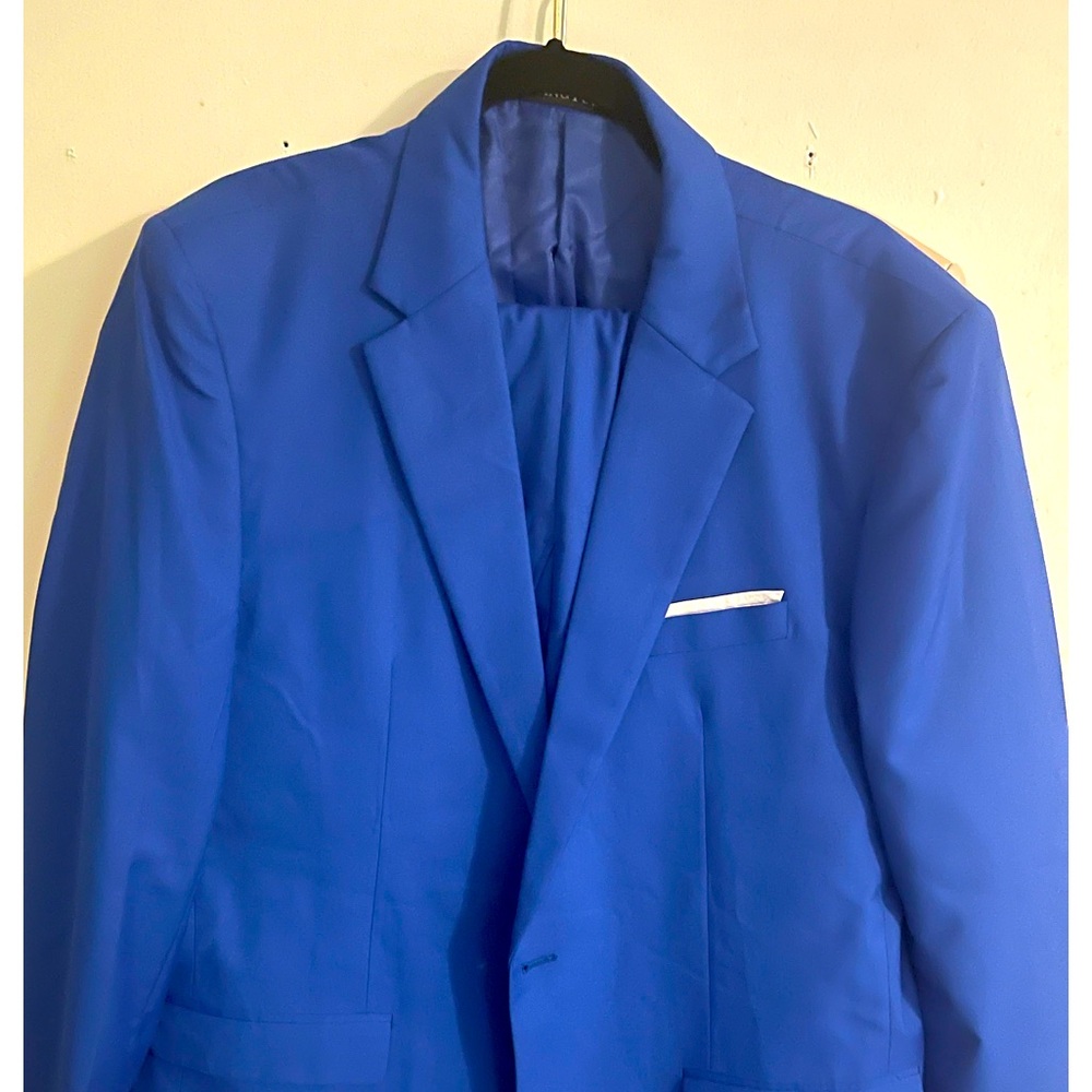 Brand new never worn Wang Yue men’s suits